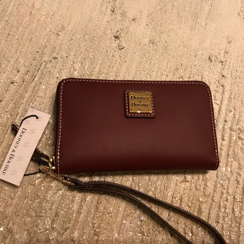 DOONEY & BOURKE phone wristlet.